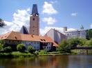 Rožmberk nad Vltavou, pohled na hrad přes řeku a kostel